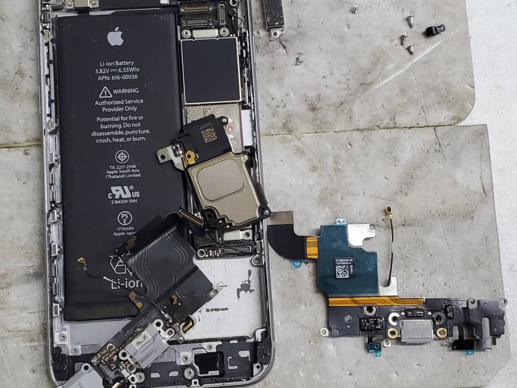image of iPhone 6s charging we fixed
