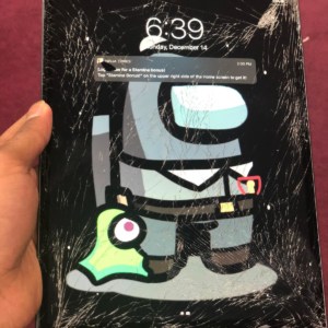 image of iPad 7 cracked screen came in for repair