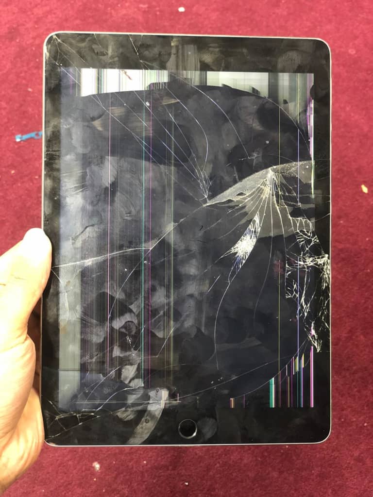 iPad 8 Screen & LCD Cracked